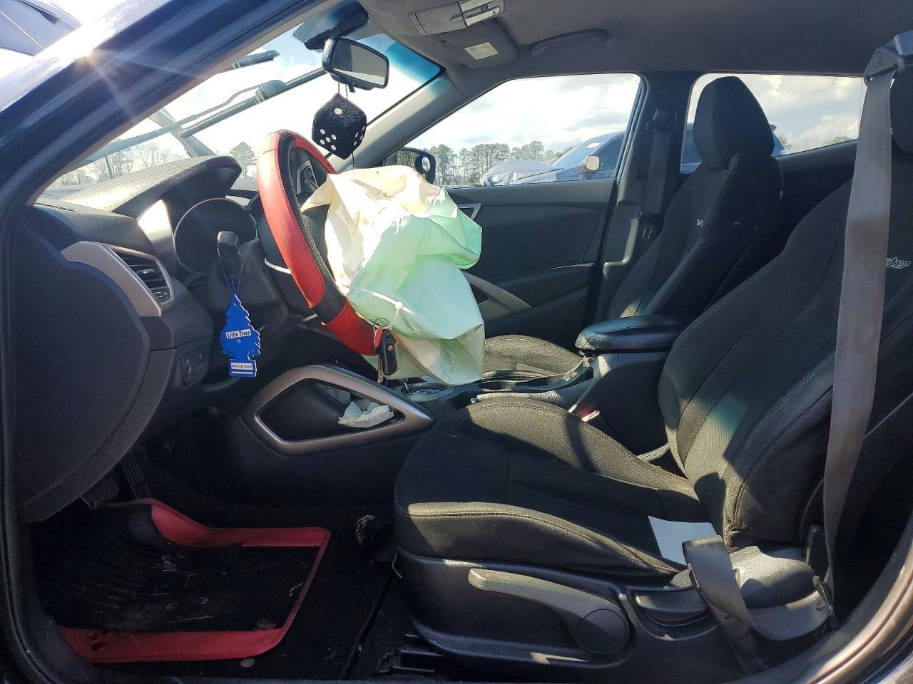 2013 Hyundai Veloster Base - zdjęcie 7