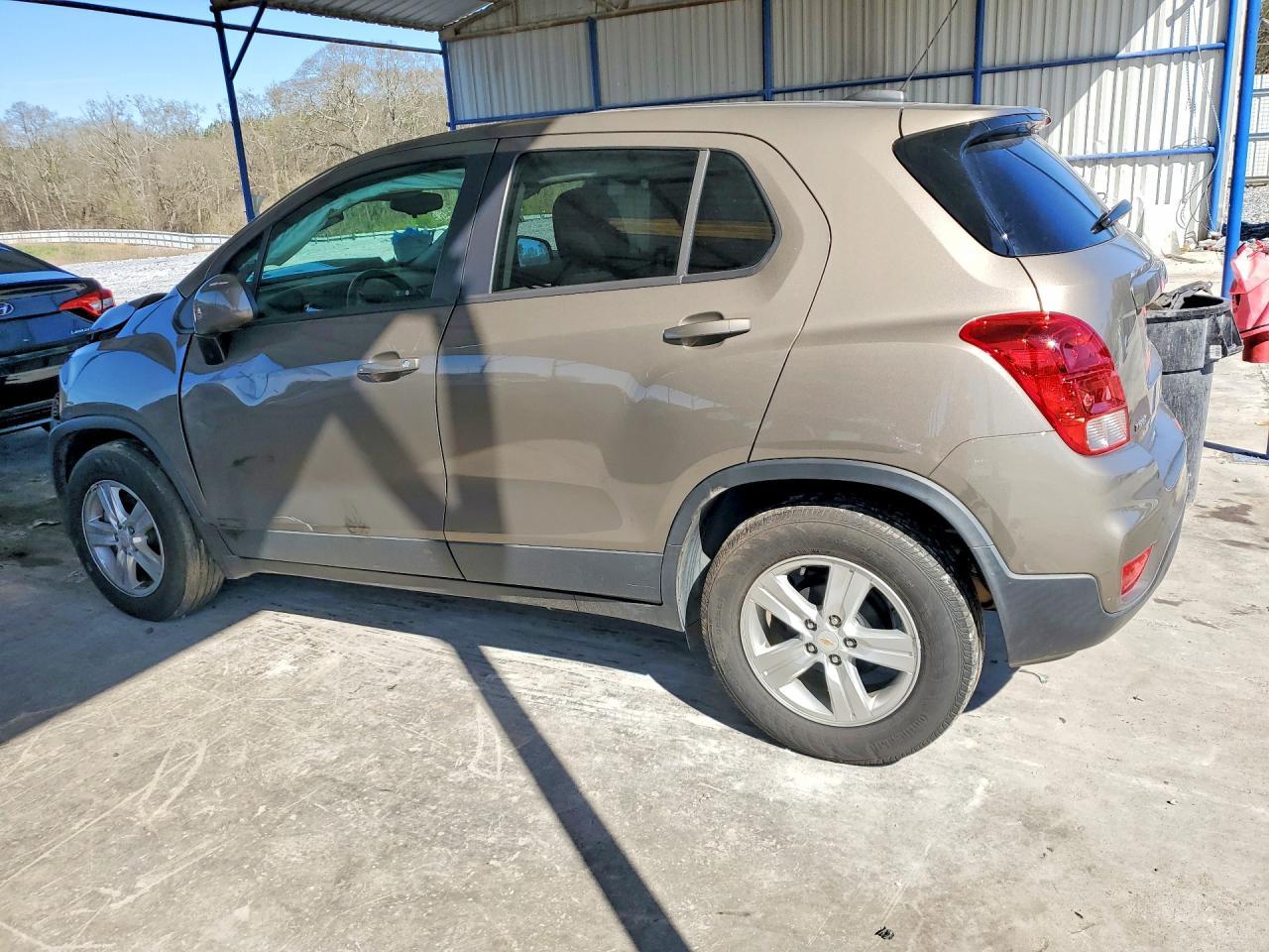 2021 Chevrolet Trax Ls - zdjęcie 2