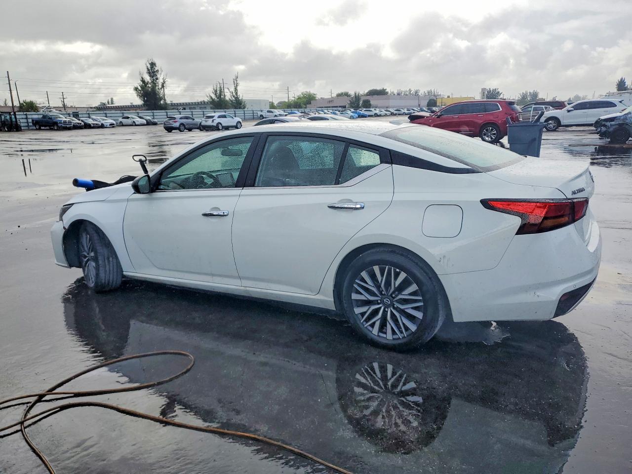 2025 Nissan Altima 2.5 Sv - zdjęcie 2