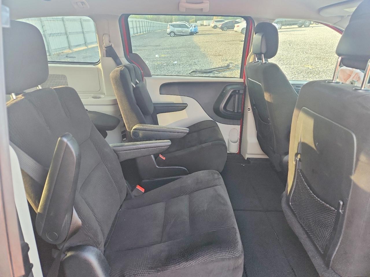 2014 Dodge Grand Caravan Sxt - zdjęcie 11