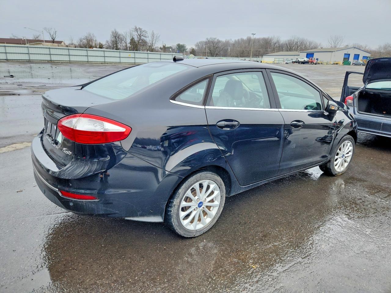 2017 Ford Fiesta Titanium - zdjęcie 3