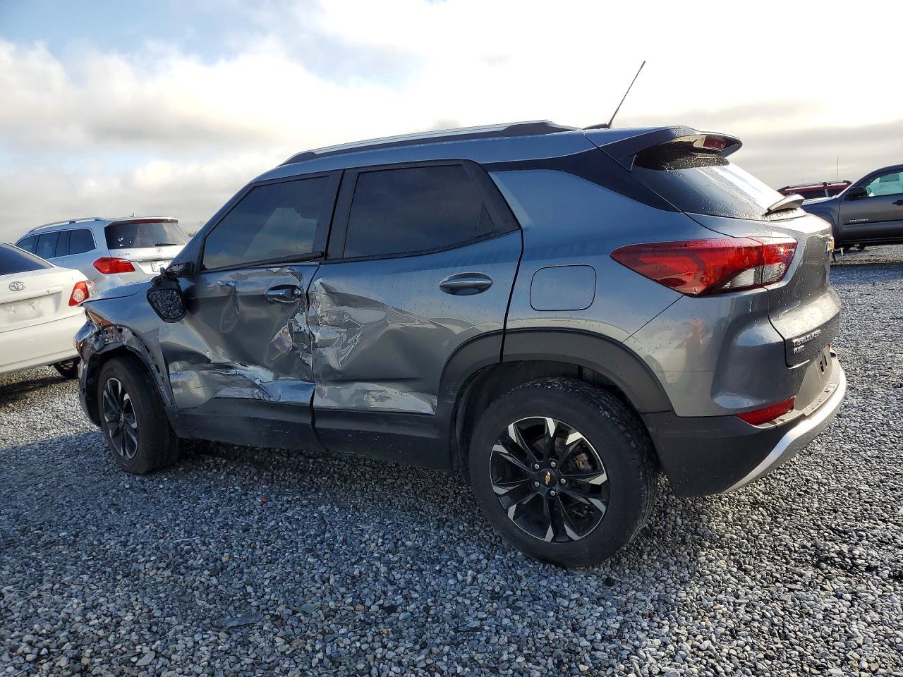 2021 Chevrolet Trailblazer Lt - zdjęcie 2