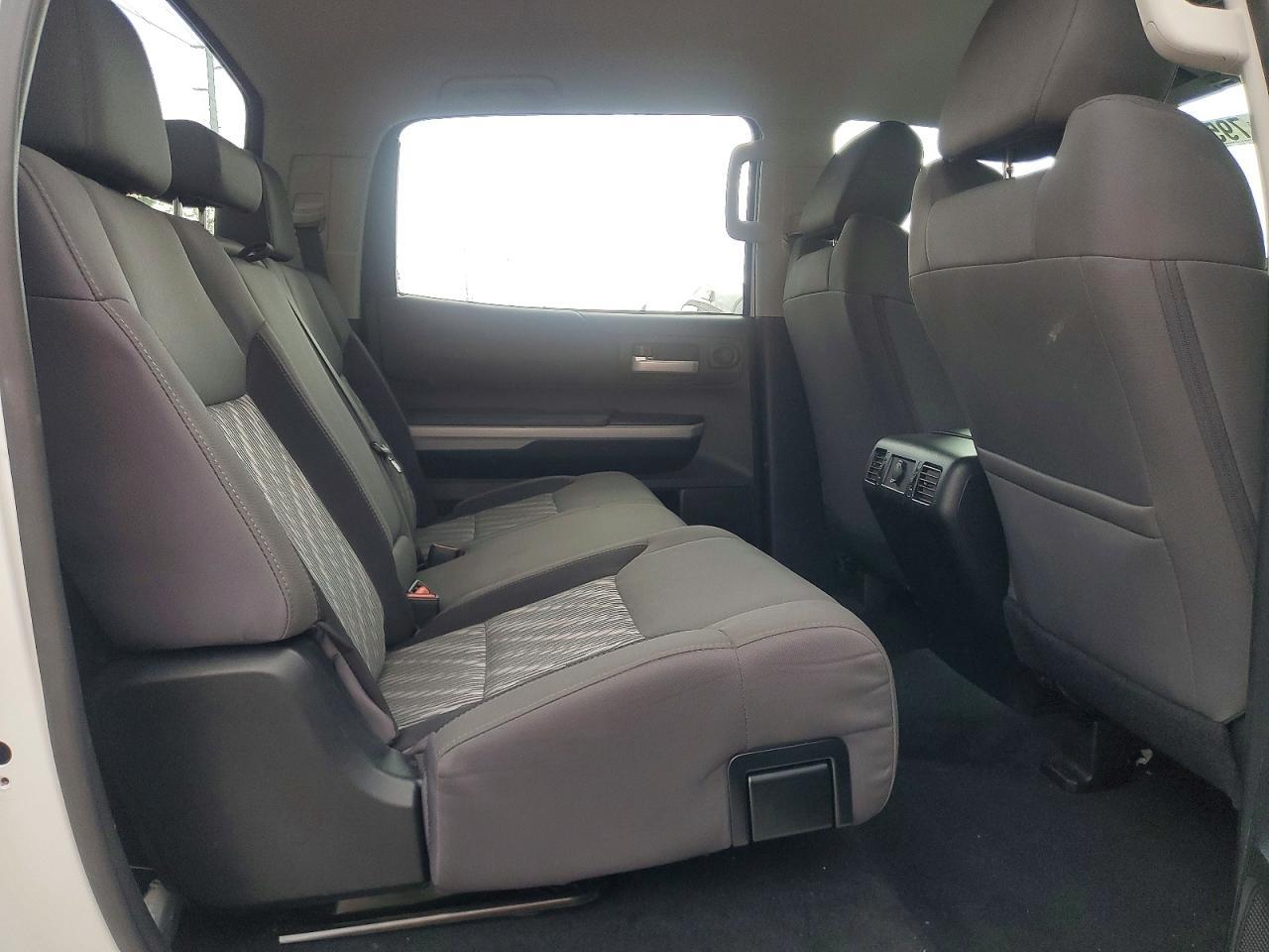 2020 Toyota Tundra Sr5 - zdjęcie 11