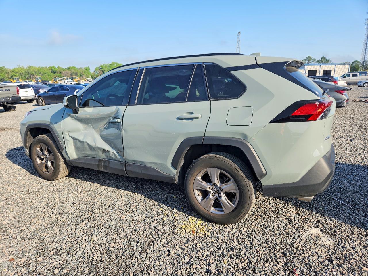 2023 Toyota Rav4 Xle - zdjęcie 2