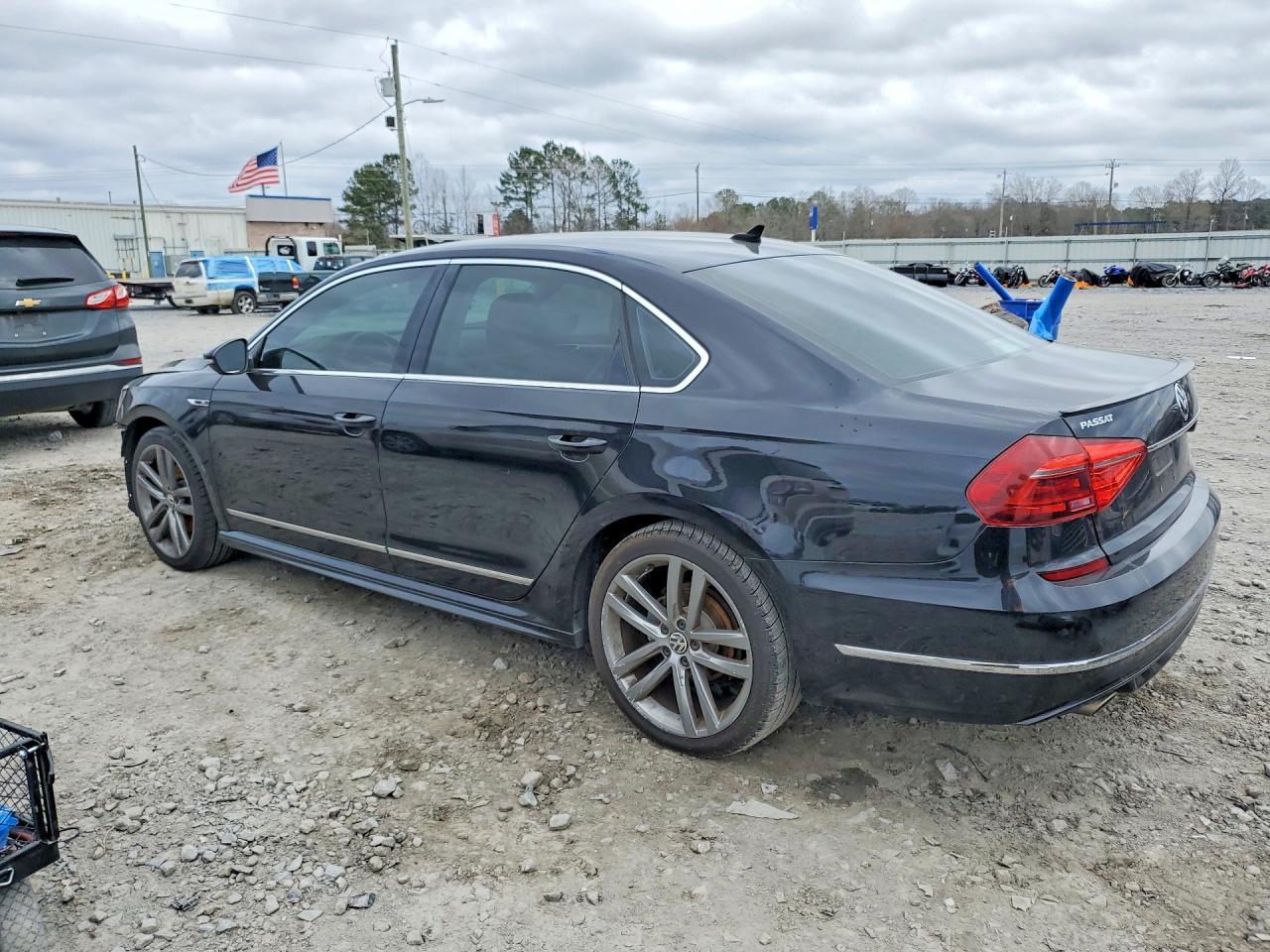 2017 Volkswagen Passat R-Line - zdjęcie 2
