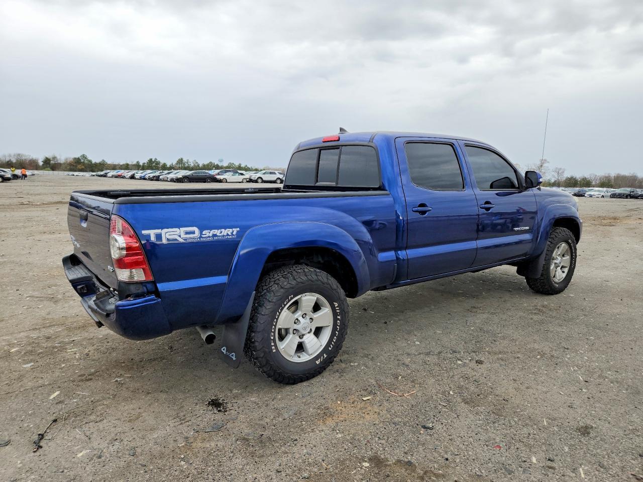 2015 Toyota Tacoma V6 - zdjęcie 3