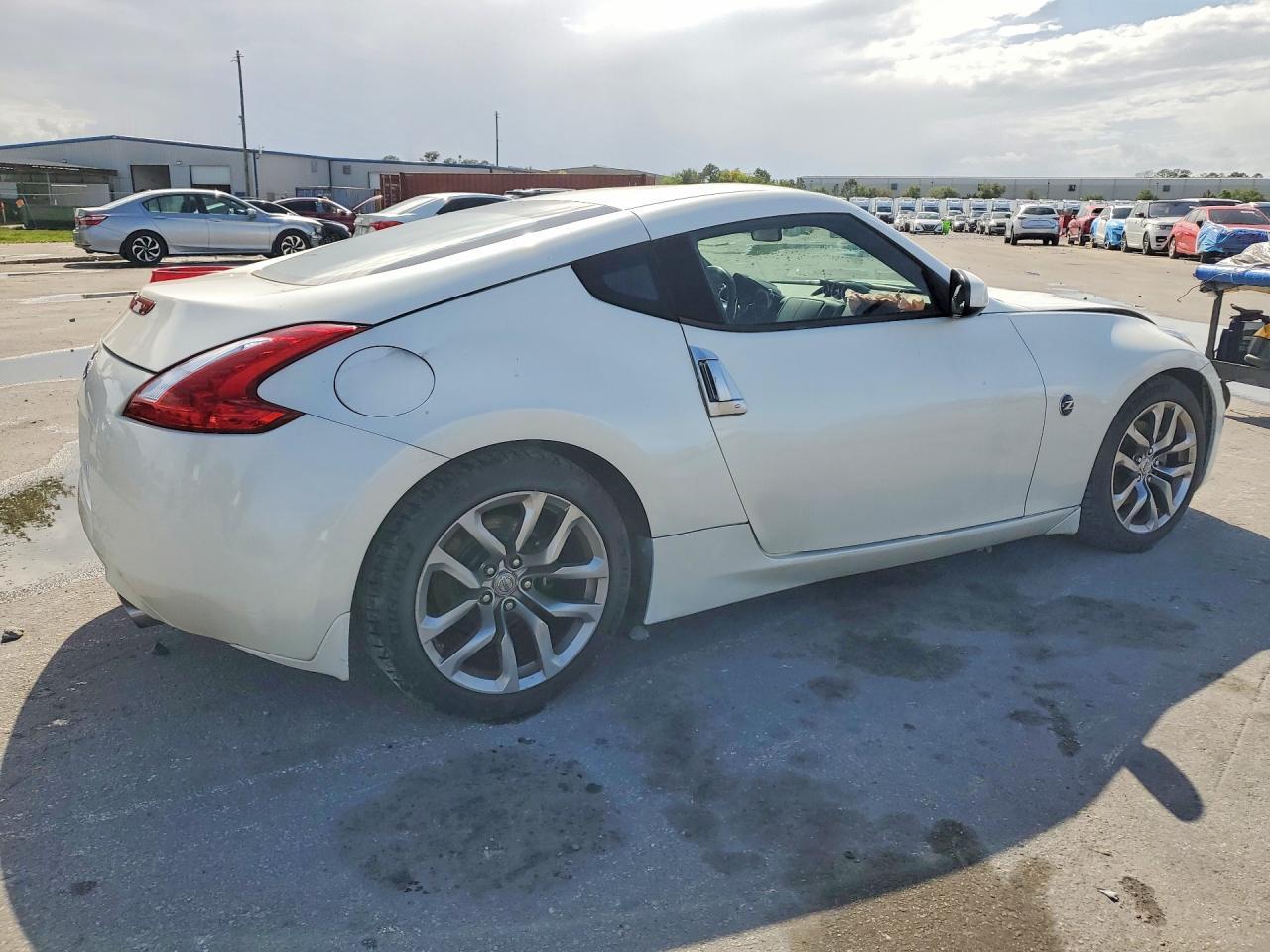 2014 Nissan 370Z Base - zdjęcie 3