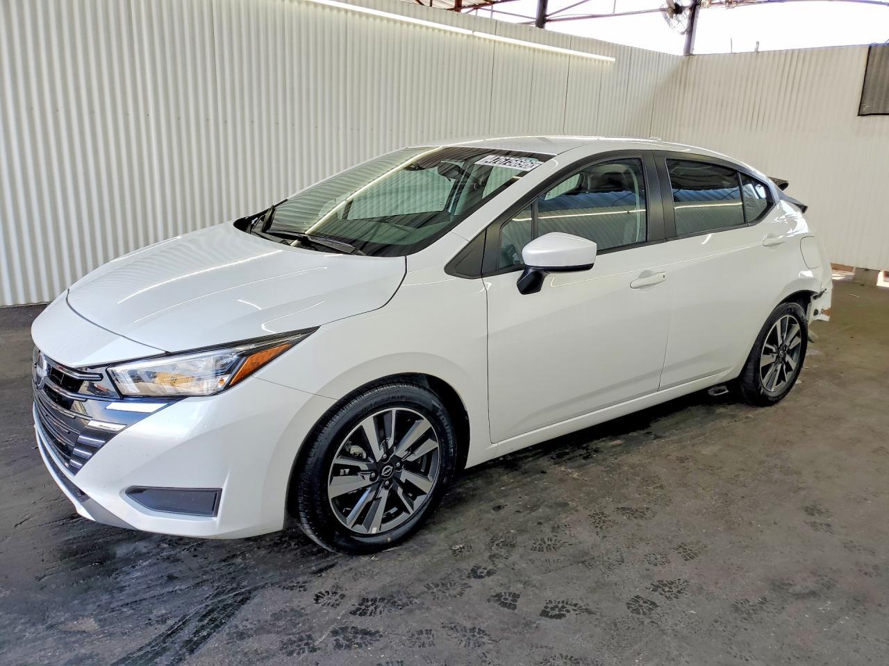 2025 Nissan Versa Sv - zdjęcie główne