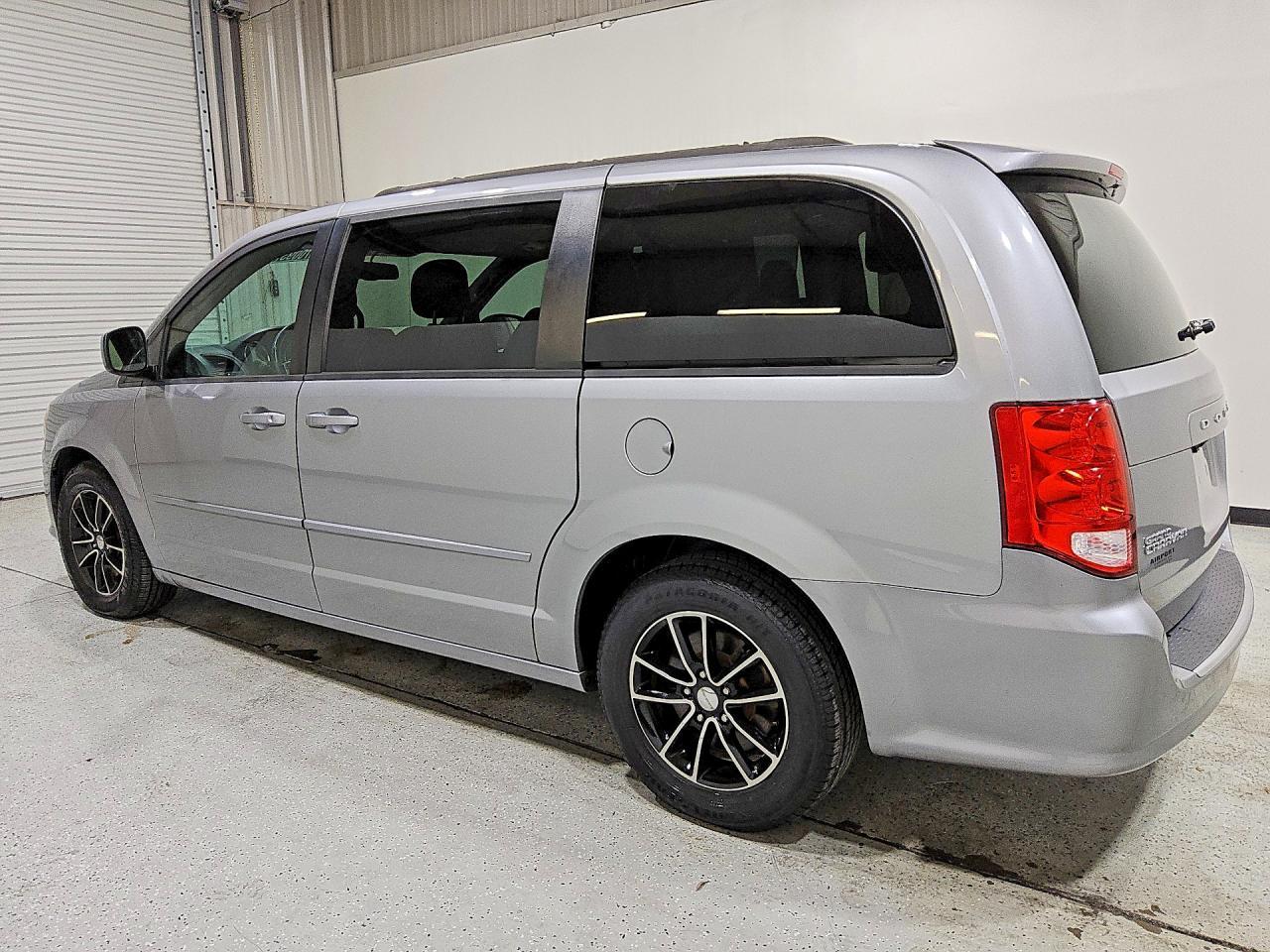 2017 Dodge Grand Caravan Gt - zdjęcie 2