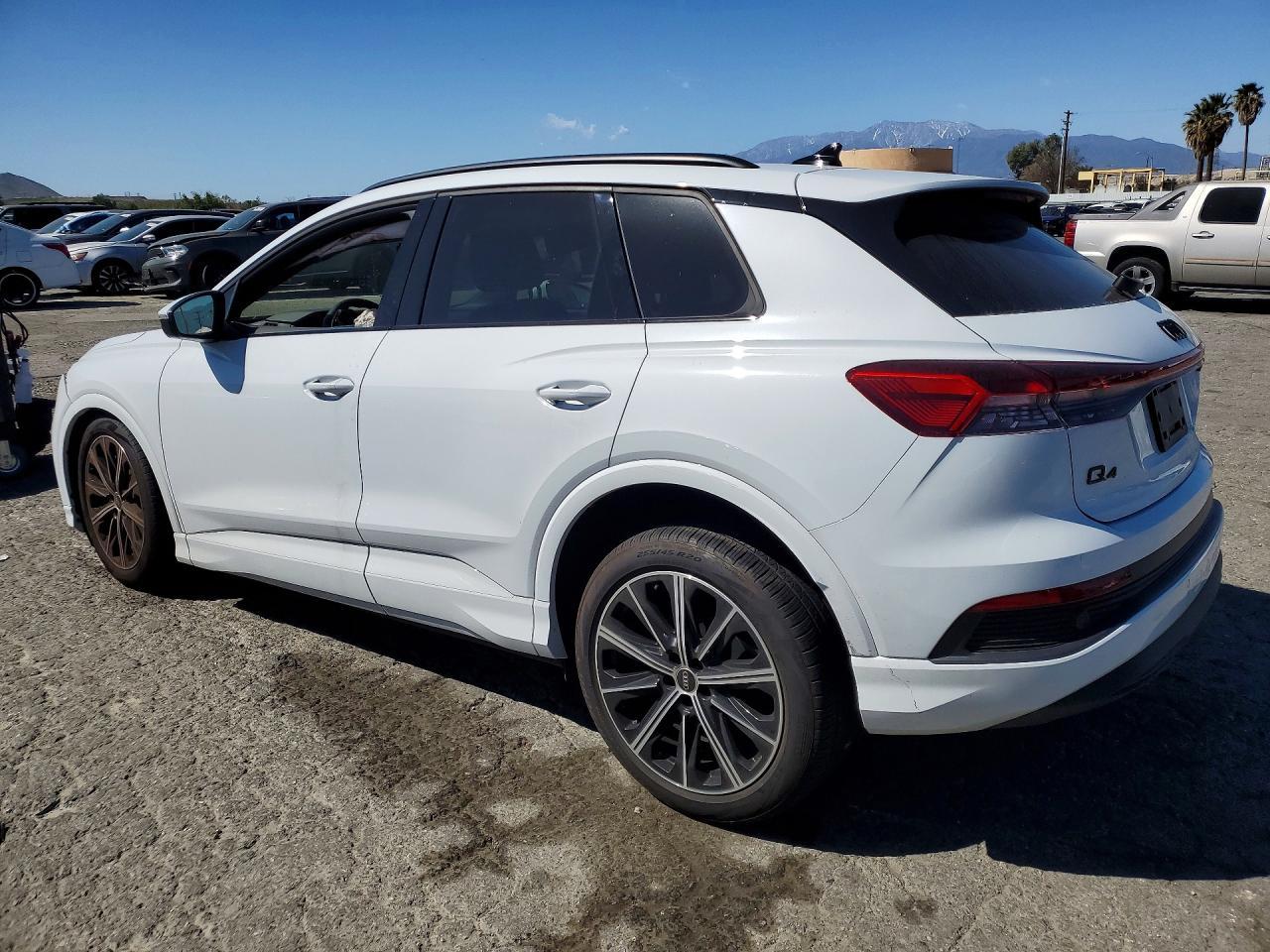 2025 Audi Q4 E-Tron Premium Plus - zdjęcie 2