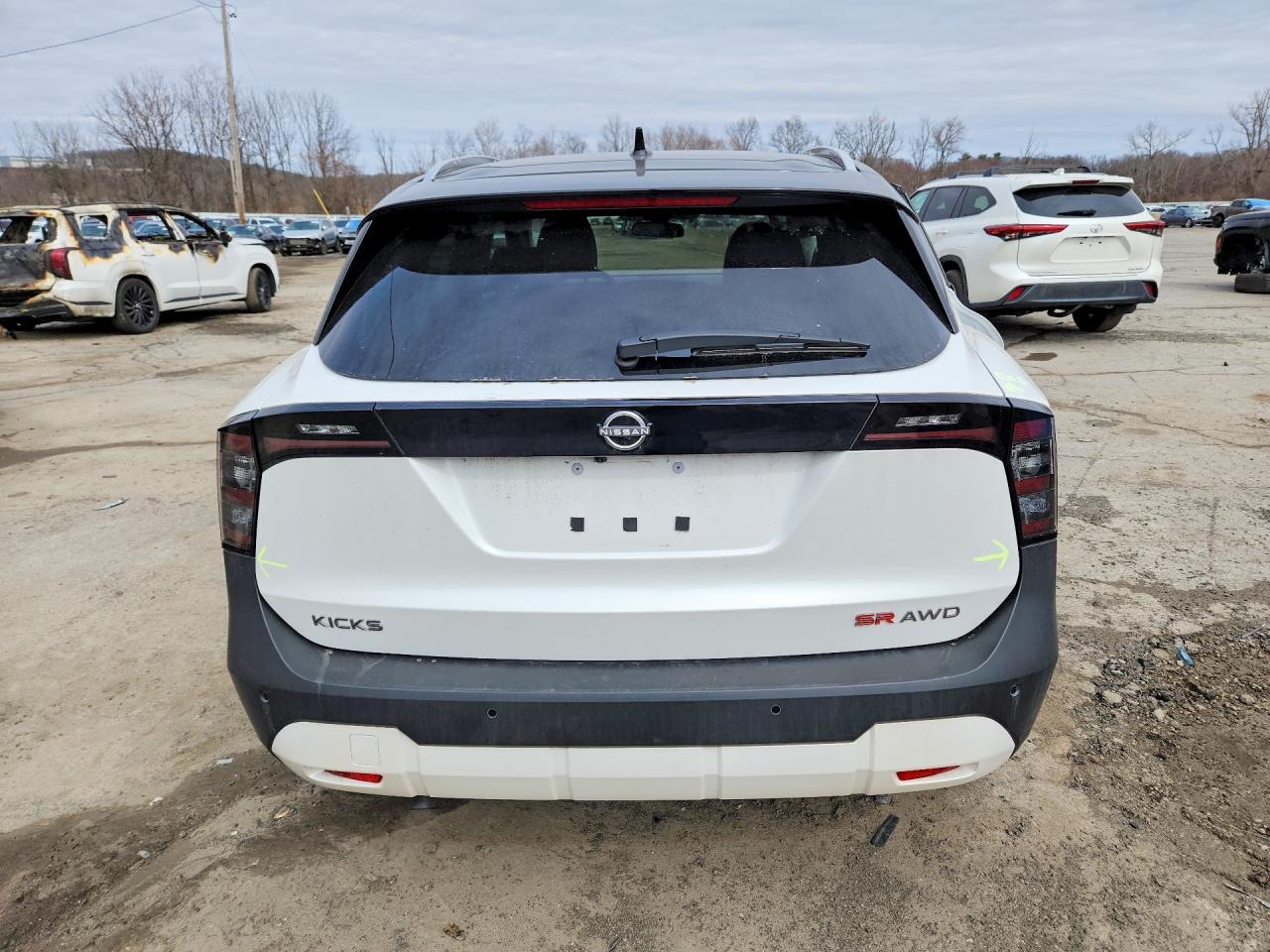 2025 Nissan Kicks Sr - zdjęcie 6