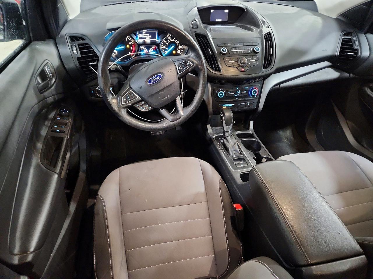 2019 Ford Escape S - zdjęcie 8