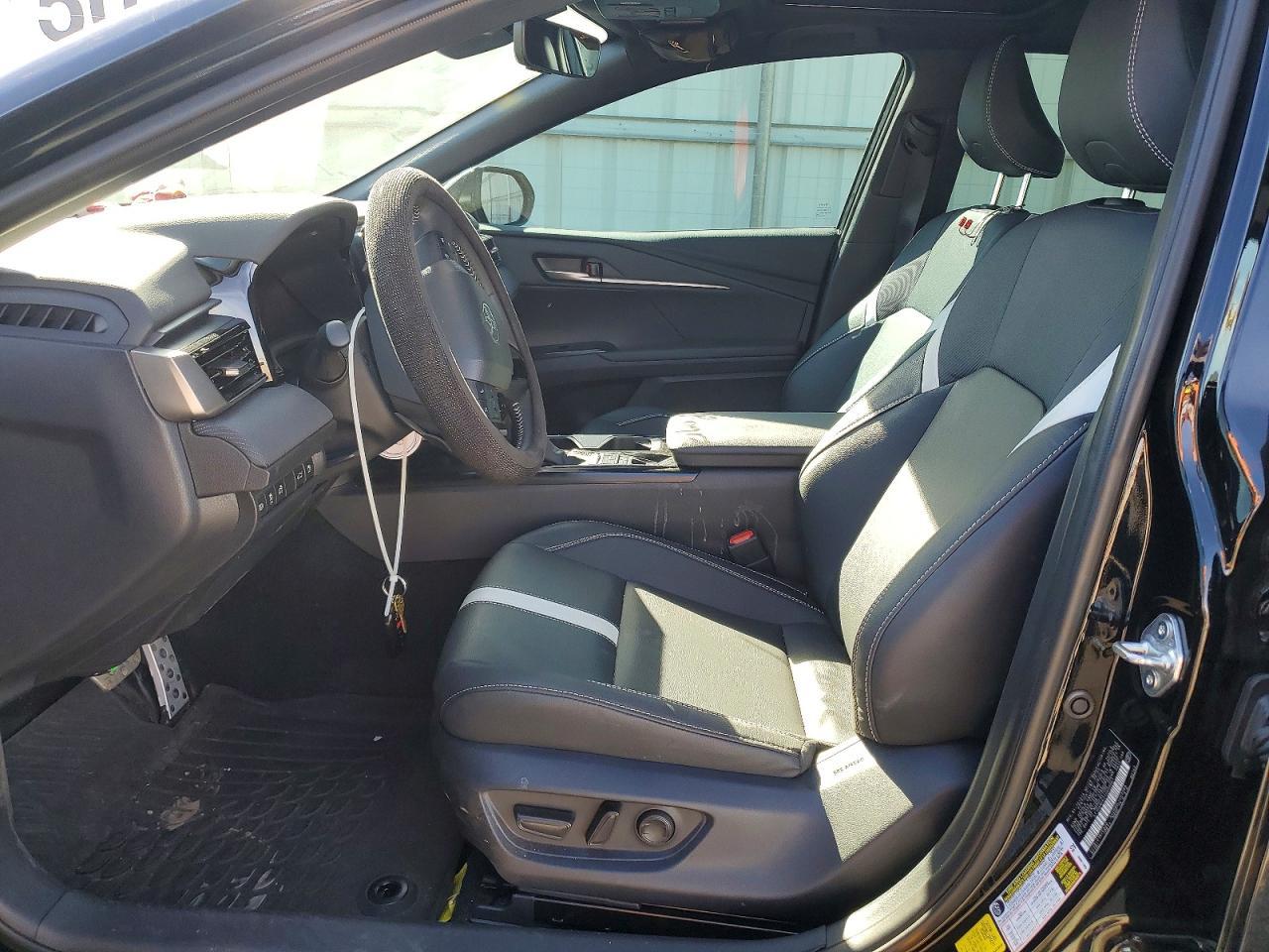 2026 Toyota Camry Xse - zdjęcie 7