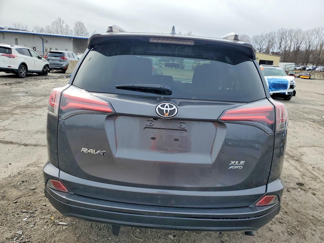 2016 Toyota Rav4 Xle - zdjęcie 6