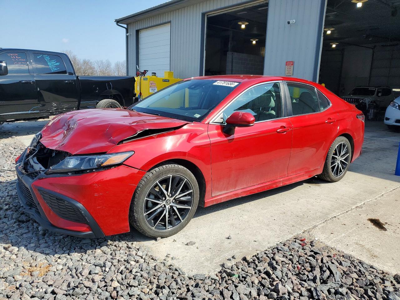 2021 Toyota Camry Se - zdjęcie główne