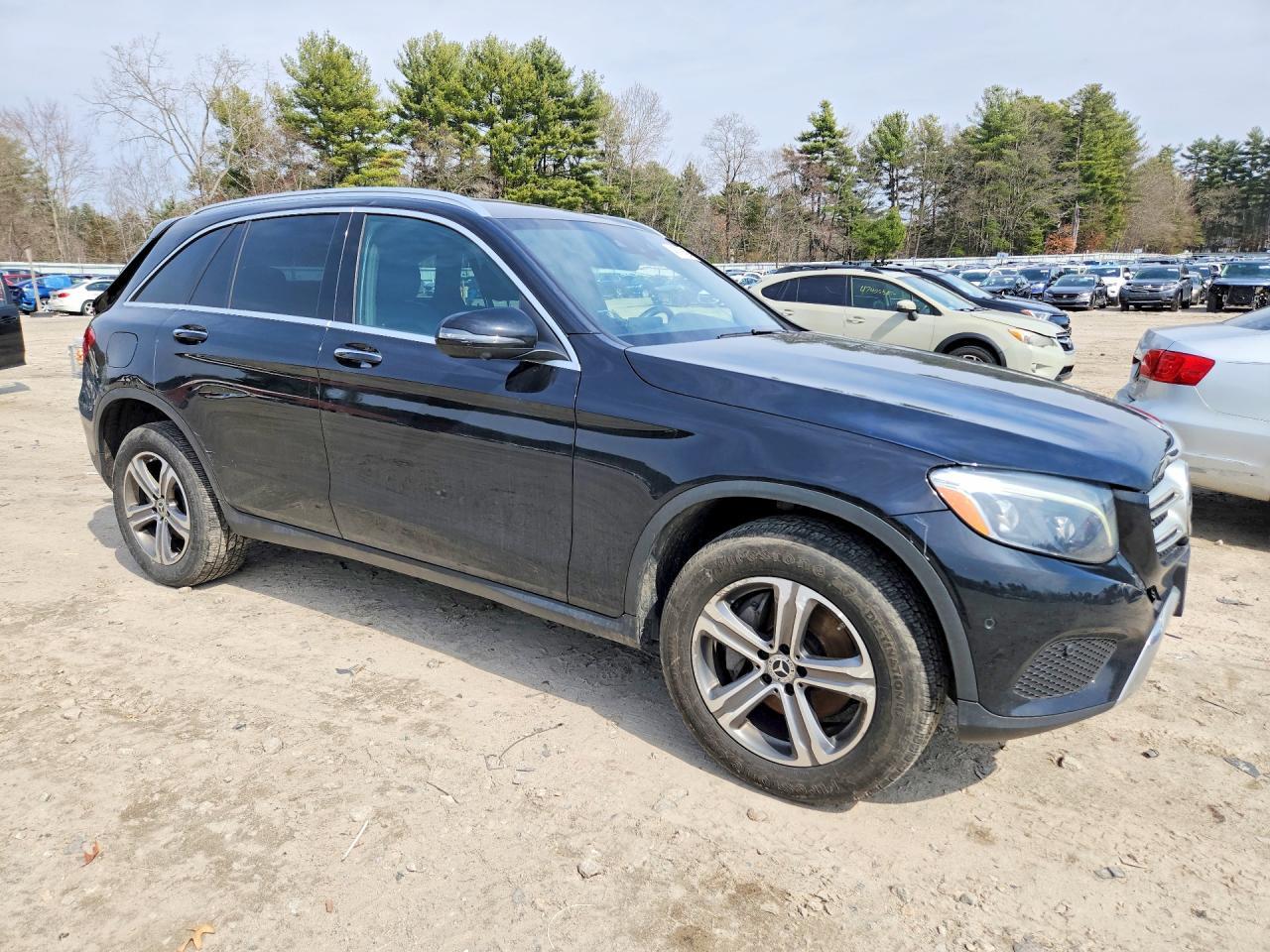 2019 Mercedes-Benz Glc 300 - zdjęcie 4