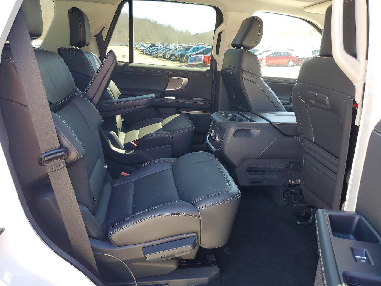 2025 Ford Expedition Platinum - zdjęcie 11