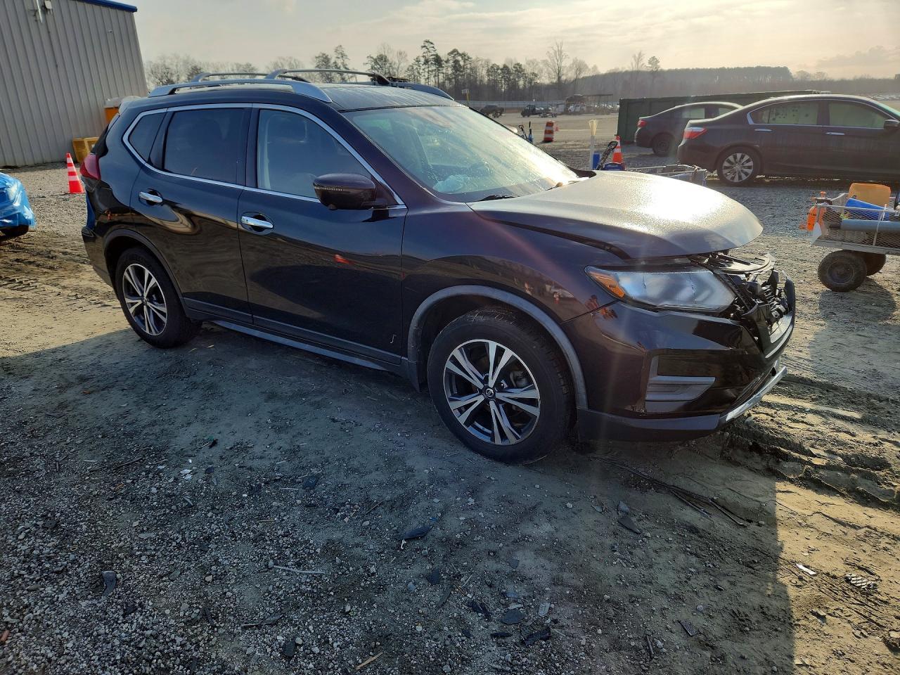 Nissan Rogue - zdjęcie 4