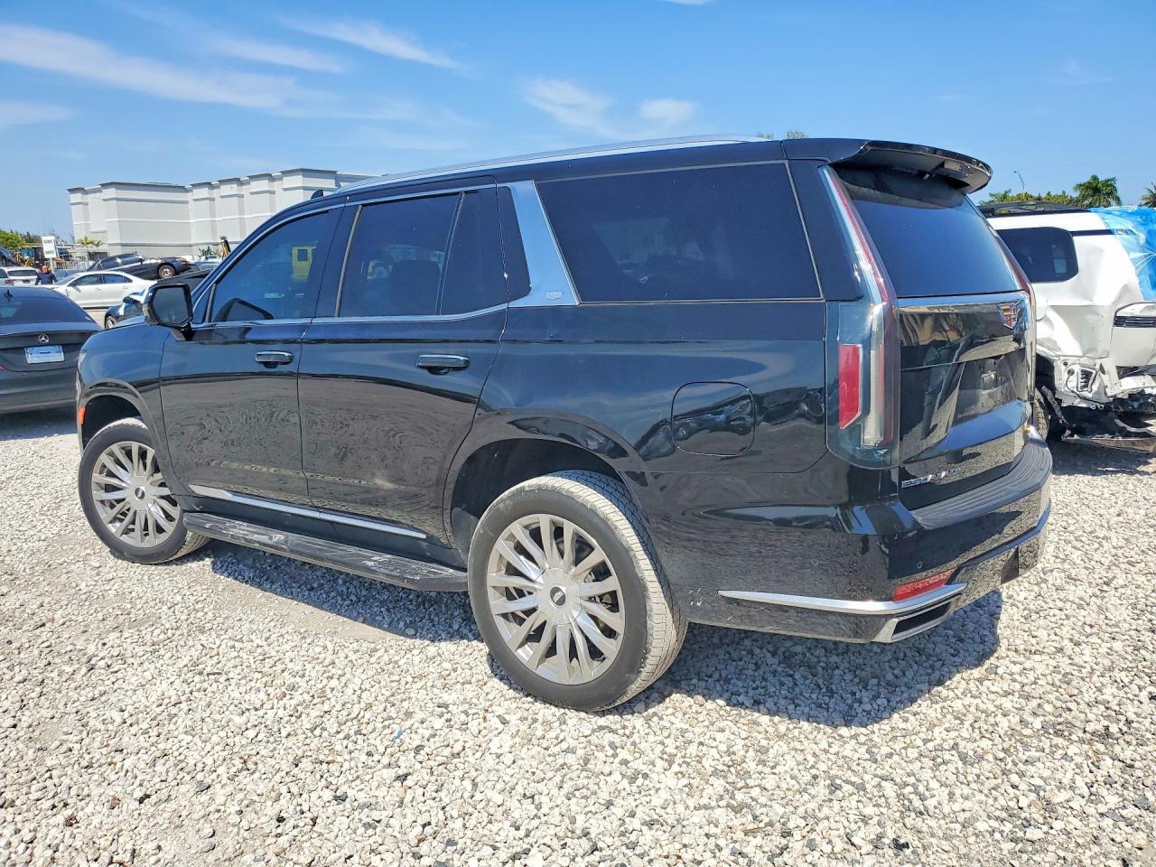 2022 Cadillac Escalade Premium Luxury - zdjęcie 2