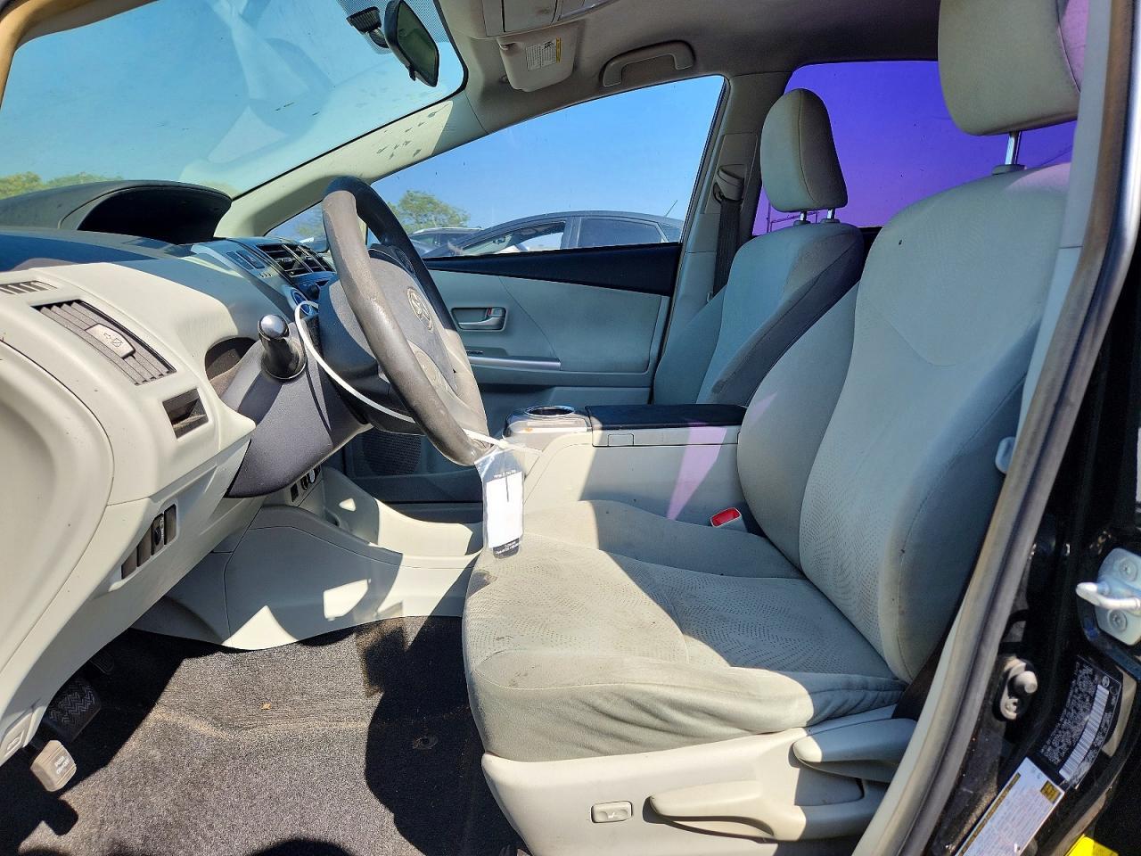 2014 Toyota Prius V Two - zdjęcie 7