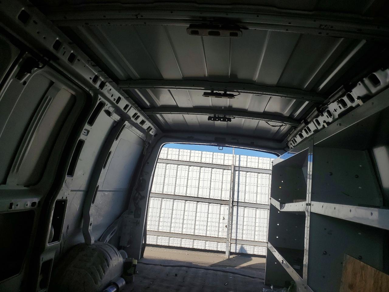 2018 Chevrolet Express G2500 - zdjęcie 10