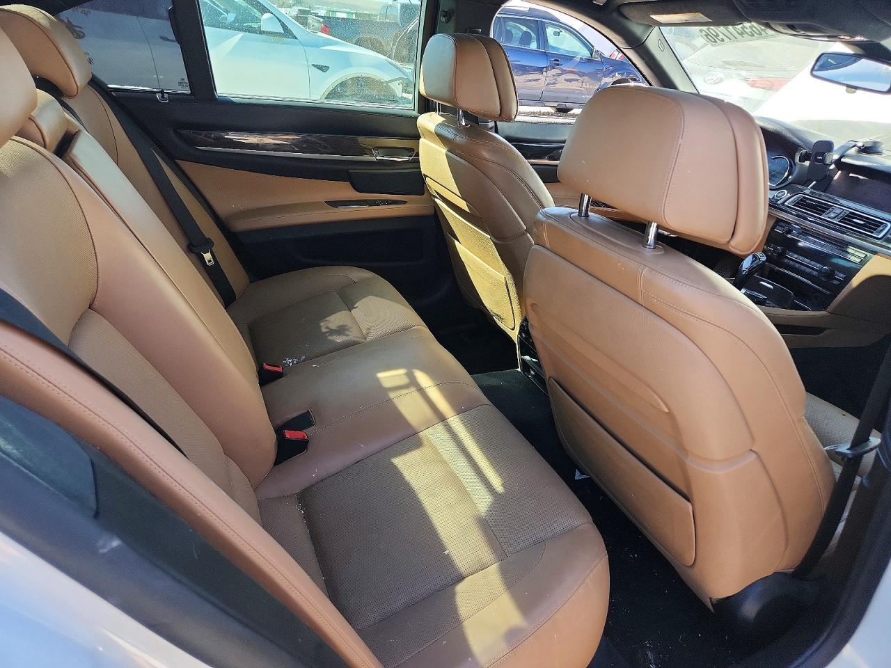 2014 BMW 750 Xi - zdjęcie 10