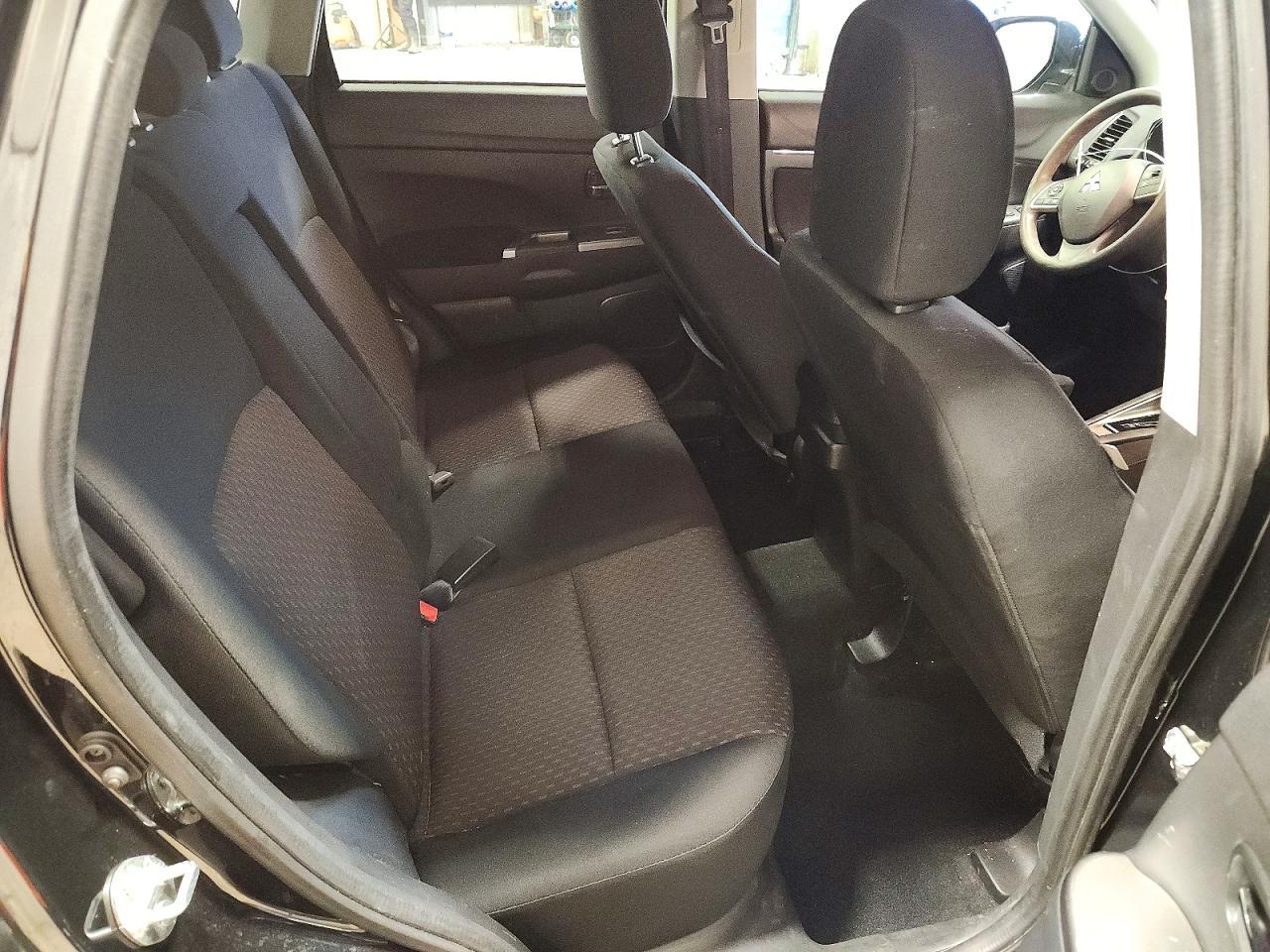 2019 Mitsubishi Outlander Sport Es - zdjęcie 11