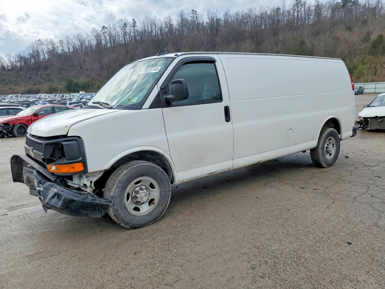2016 Chevrolet Express G2500 - zdjęcie główne