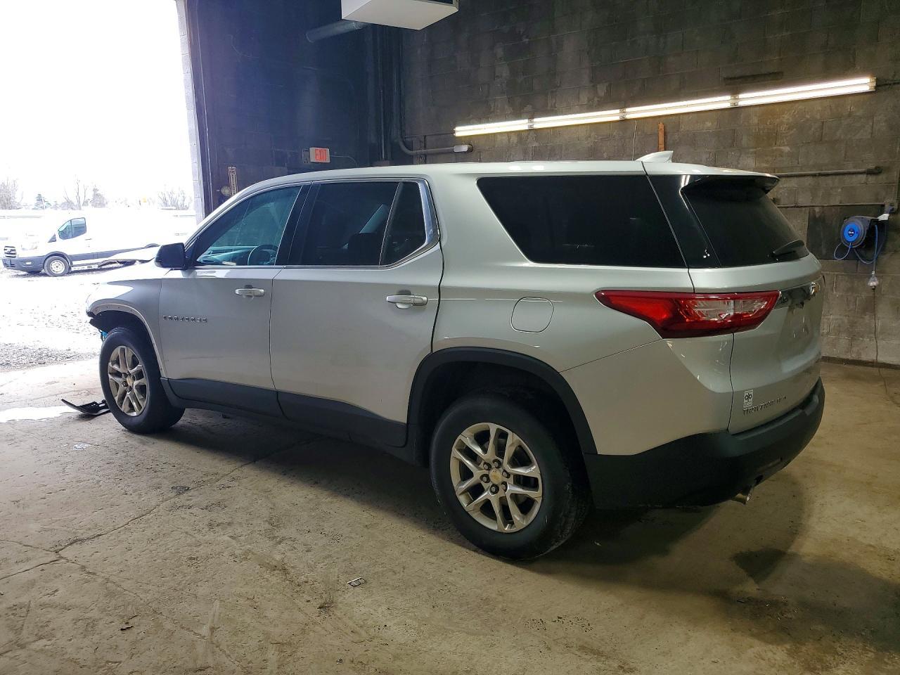 2019 Chevrolet Traverse Ls - zdjęcie 2