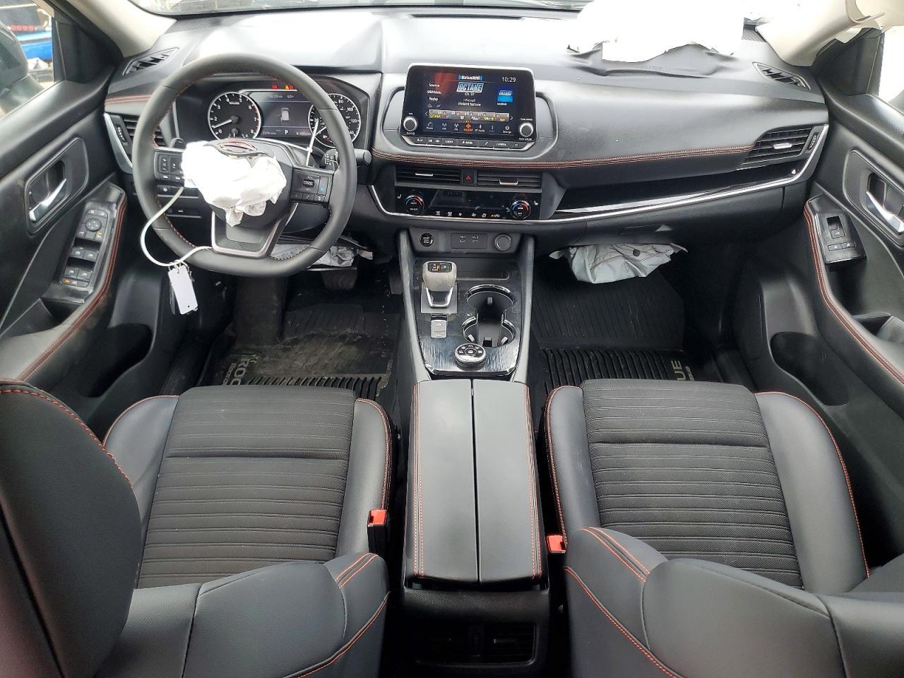 2026 Nissan Rogue Rock Creek - zdjęcie 8