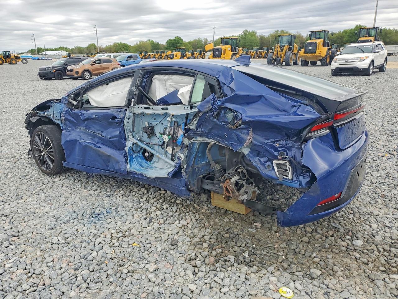 2023 Toyota Prius Xle - zdjęcie 2