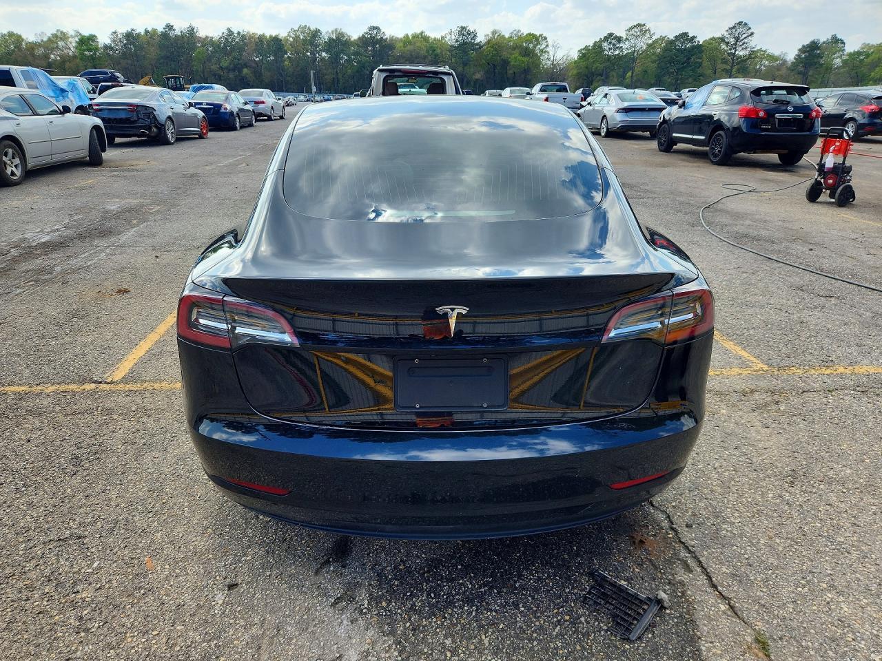 2019 Tesla Model 3 - zdjęcie 6