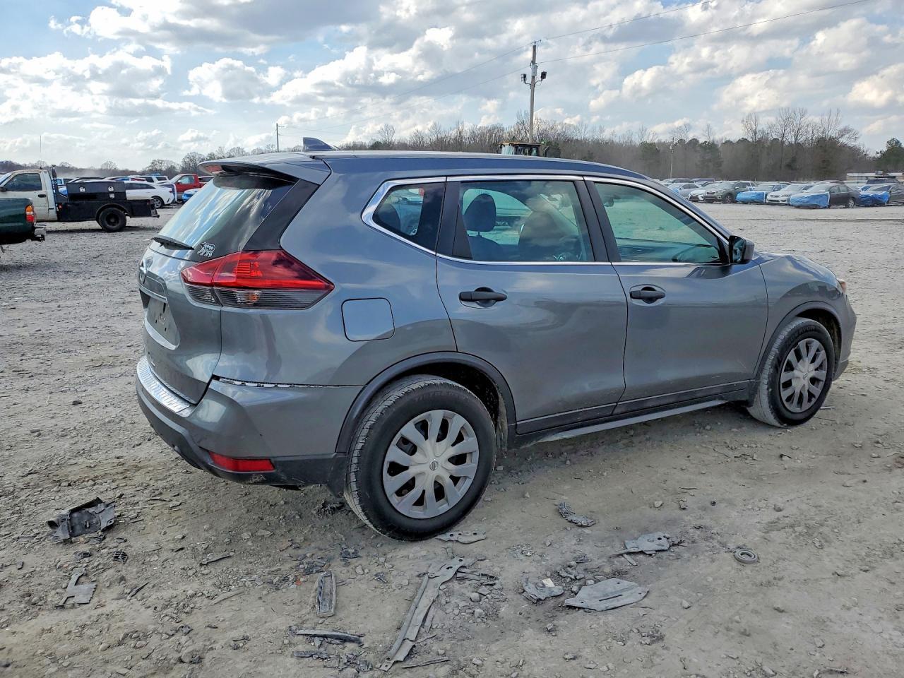 2018 Nissan Rogue S - zdjęcie 3