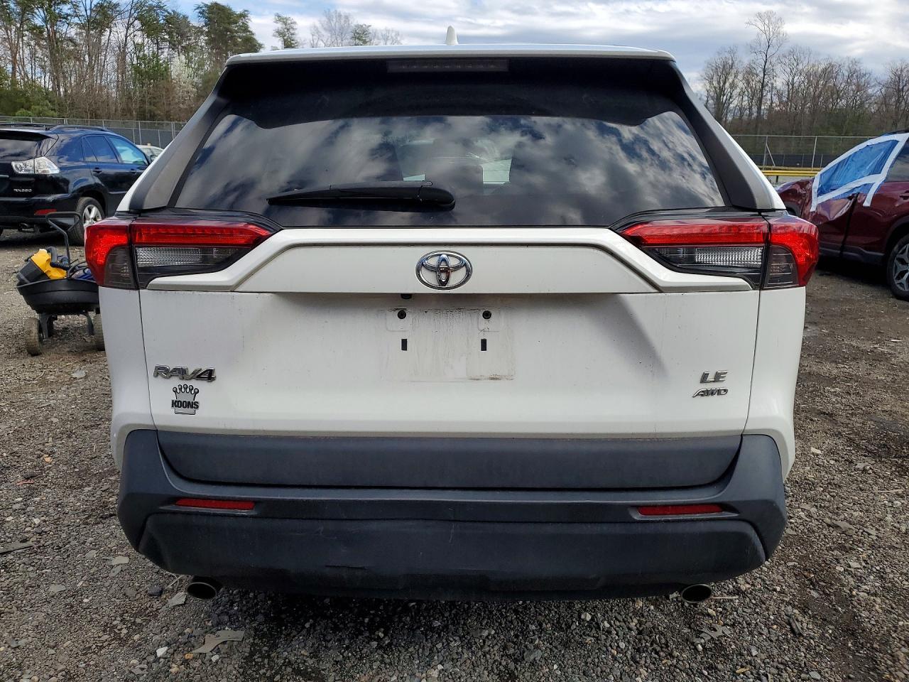2021 Toyota Rav4 Le - zdjęcie 6