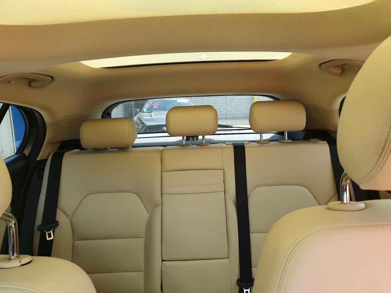 2019 Mercedes-Benz Gla 250 4Matic - zdjęcie 10