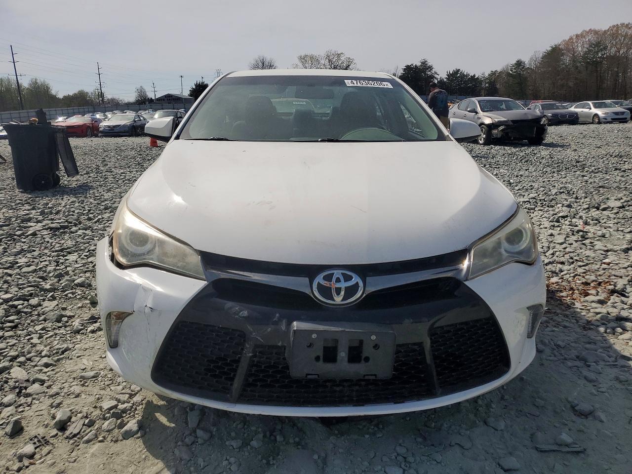 2016 Toyota Camry Se - zdjęcie 5