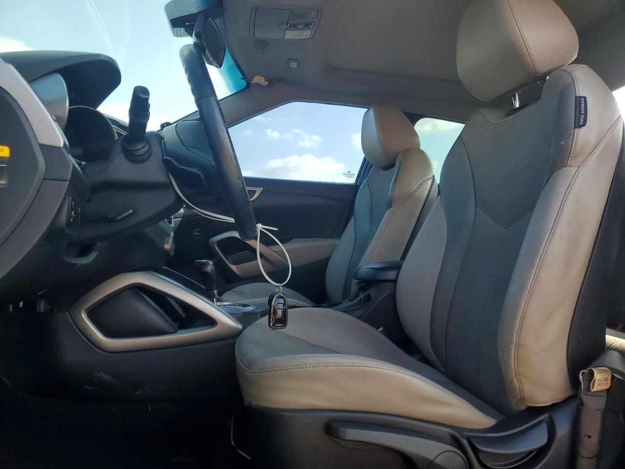 2013 Hyundai Veloster Base - zdjęcie 7