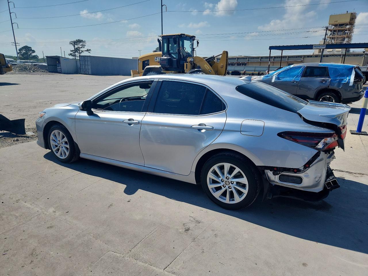 2024 Toyota Camry Le - zdjęcie 2