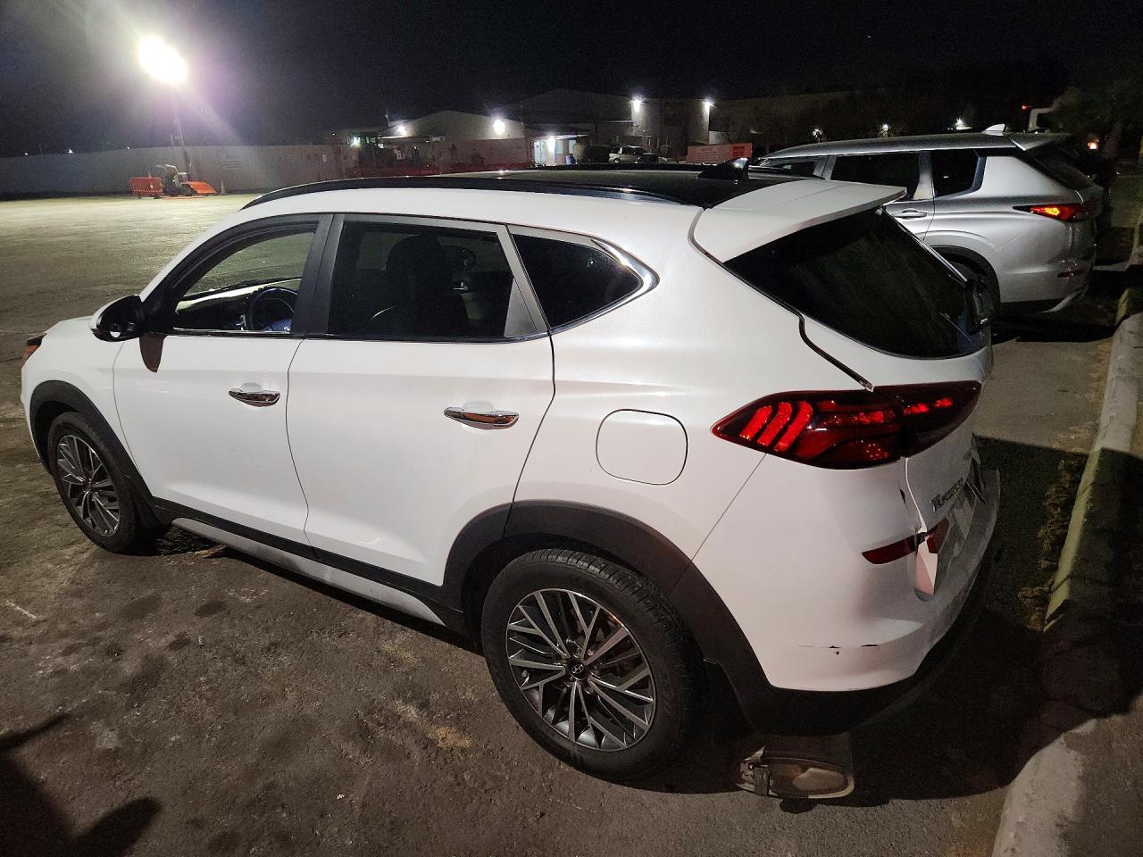 2021 Hyundai Tucson Ultimate - zdjęcie 2