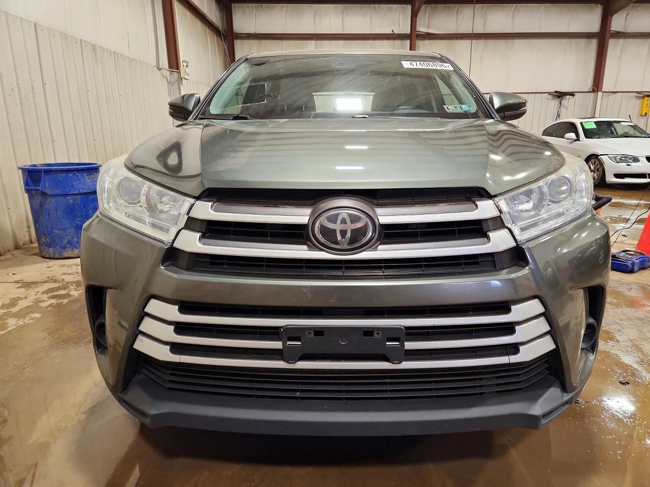 2017 Toyota Highlander Le - zdjęcie 5