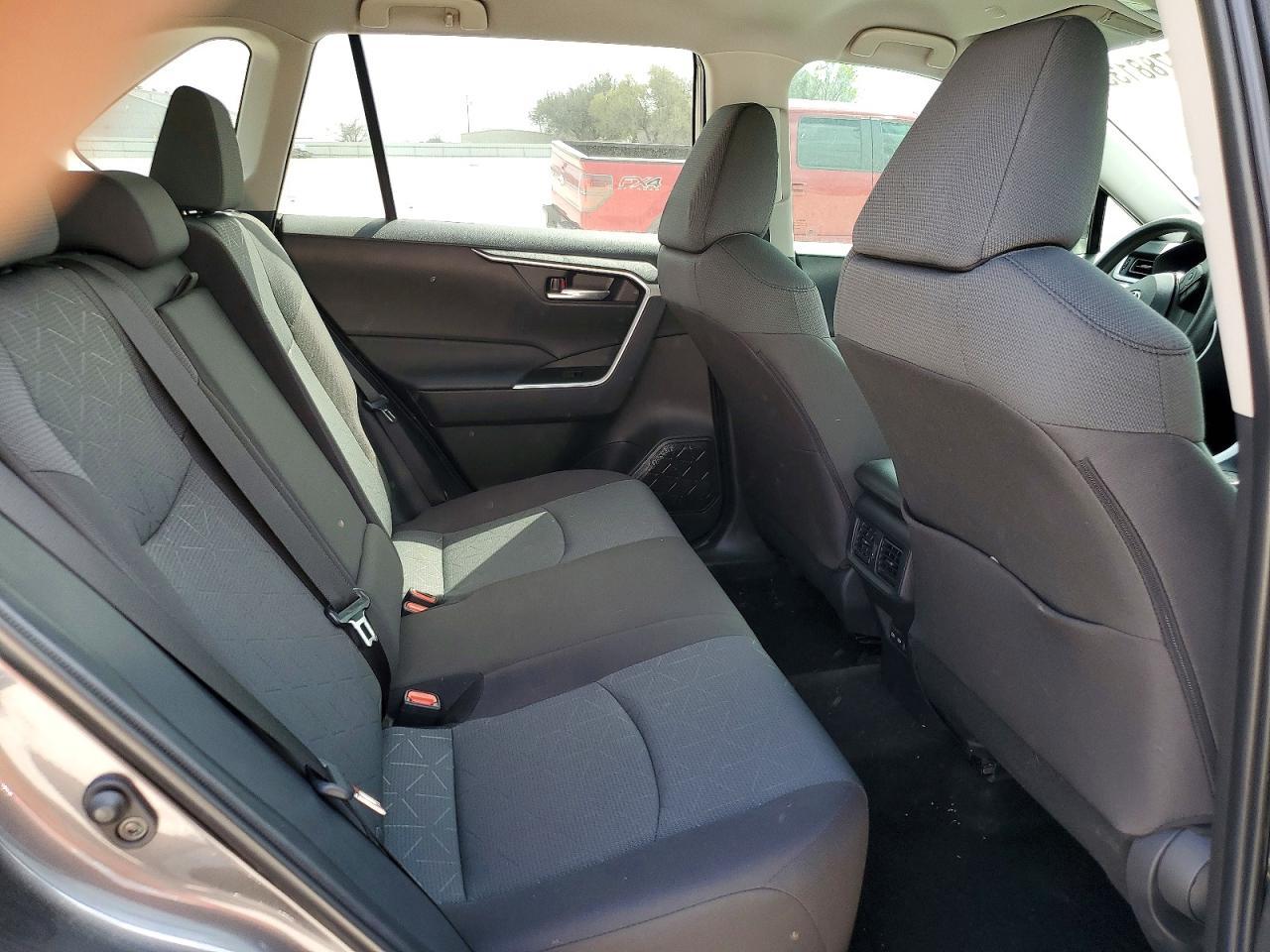 2025 Toyota Rav4 Xle - zdjęcie 11