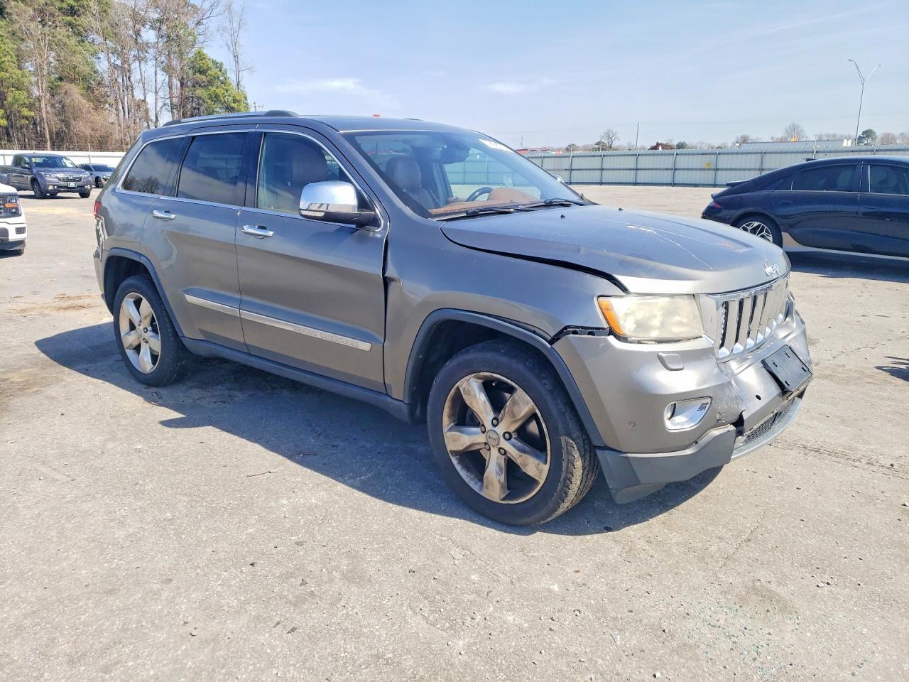 2013 Jeep Grand Cherokee Overland - zdjęcie 4