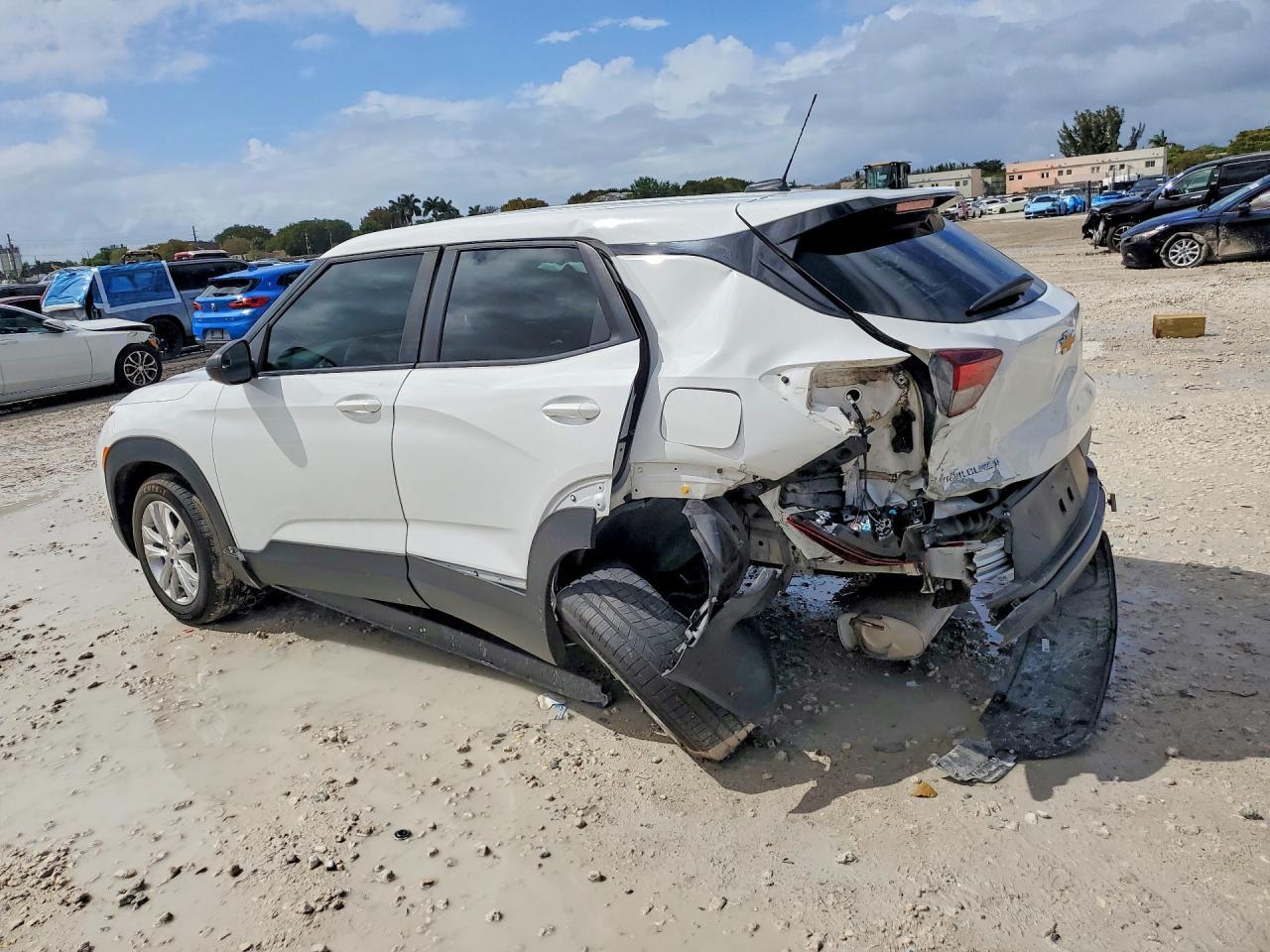 2021 Chevrolet Trailblazer Ls - zdjęcie 2