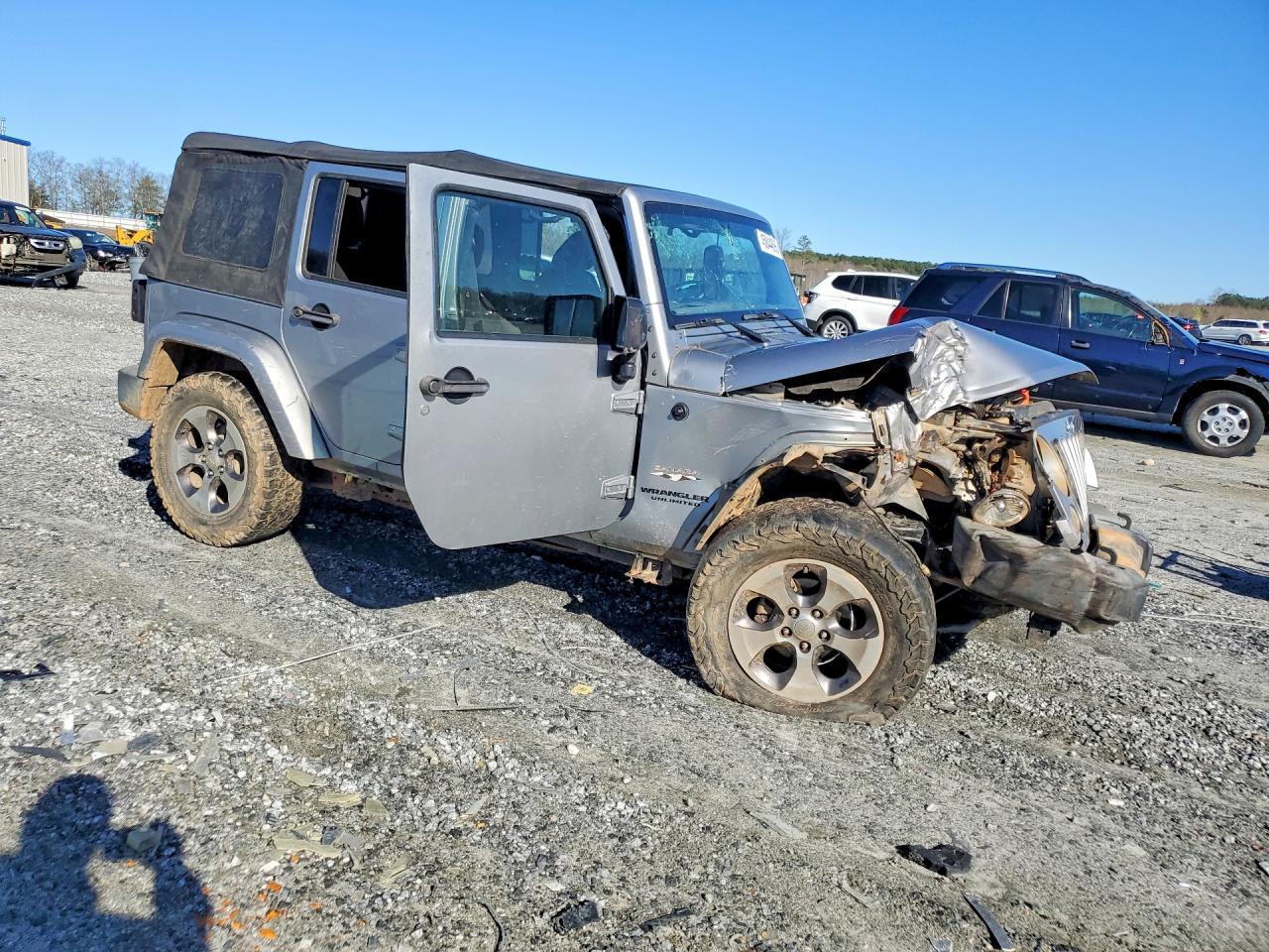 2016 Jeep Wrangler Unlimited Sahara - zdjęcie 4