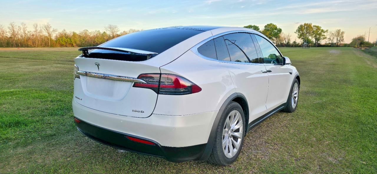2018 Tesla Model X - zdjęcie 4