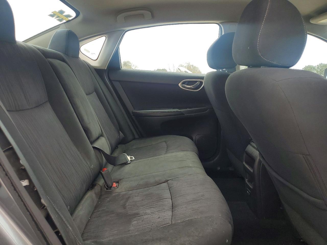 2019 Nissan Sentra Sv - zdjęcie 10