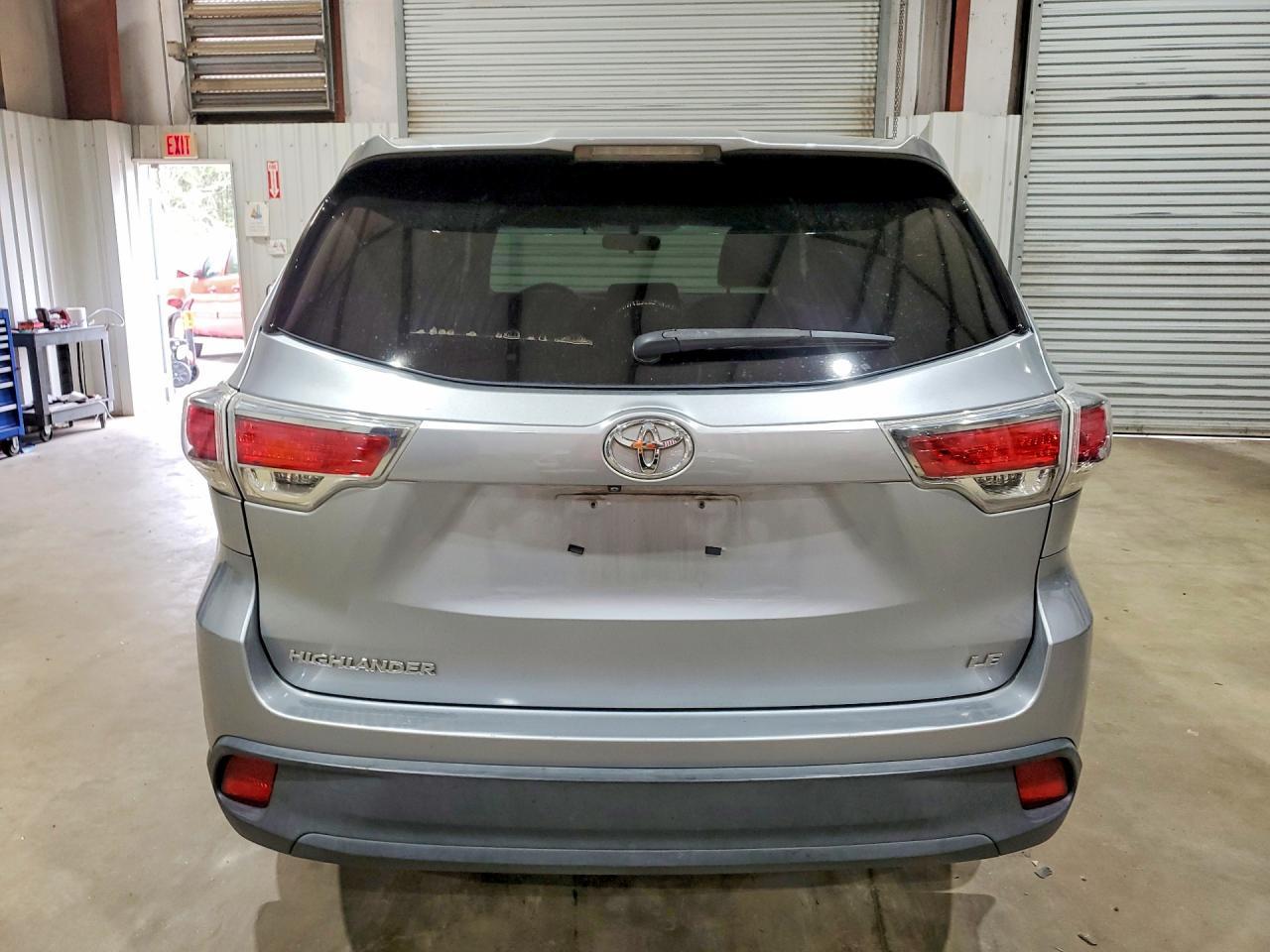 2014 Toyota Highlander Le - zdjęcie 6