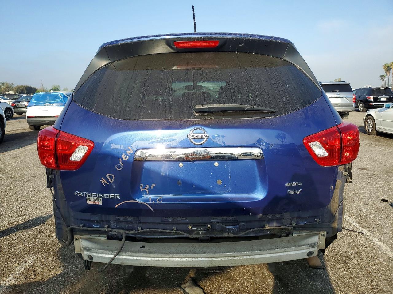 2018 Nissan Pathfinder Sv - zdjęcie 6