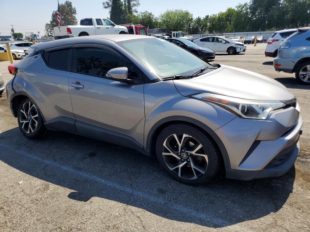 2018 Toyota C-Hr Xle - zdjęcie 4