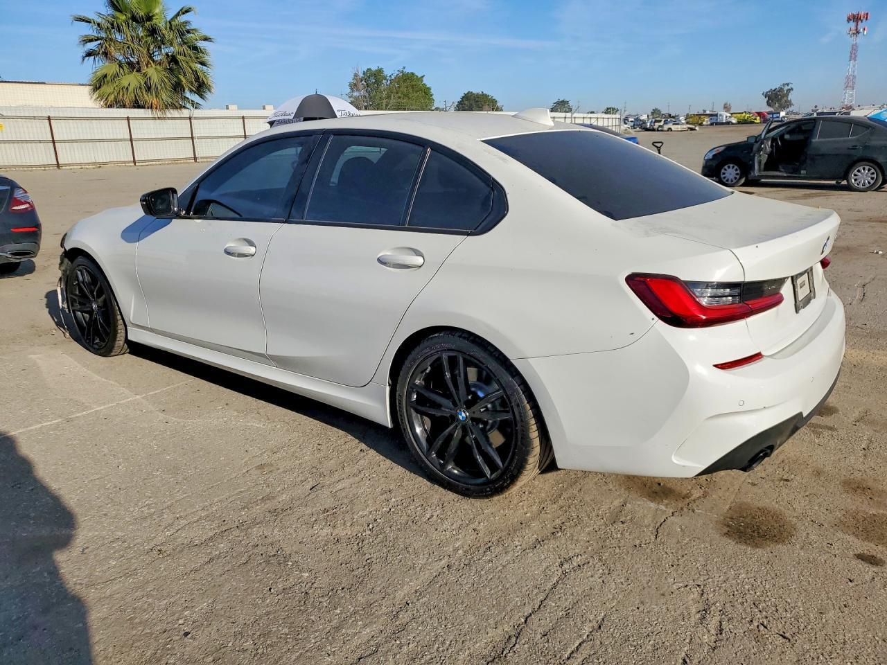 BMW Seria 3 - zdjęcie 2